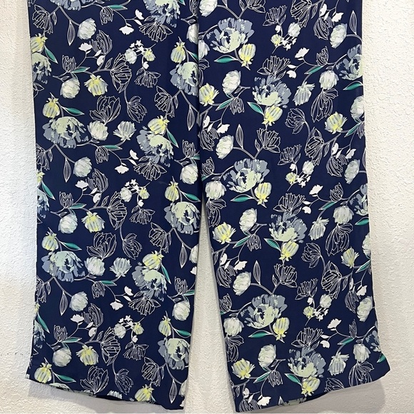 Apt 9 Womens Blue Floral Jumpsuit Size Small - Picture 4 of 7